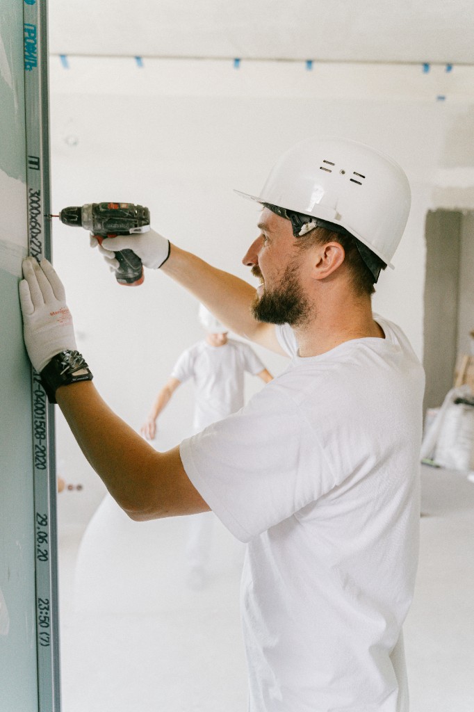 Fixing metal stud framing with a power drill